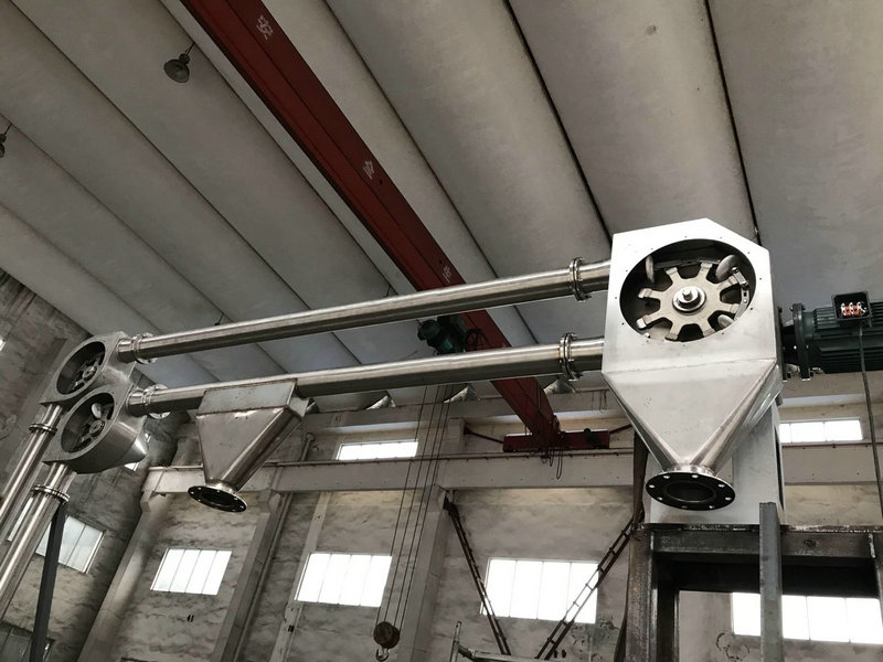 管鏈輸送機應用于精細化工、農藥礦石、建筑材料、食品工業(yè)等領(lǐng)域